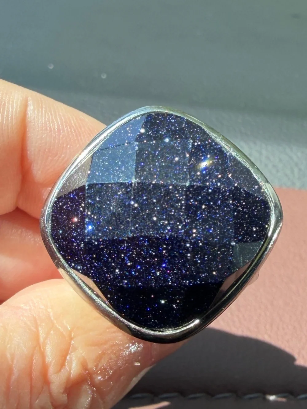 HUGE OVERSIZE NAVY BLUE FACETED SANDSTONE CHUNKY RING SILVERTONE METAL STATEMENT